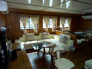 onboard-MV-White-Manta