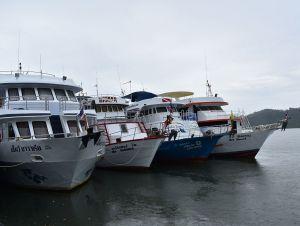 liveaboard boats at Thap Lamu Pier