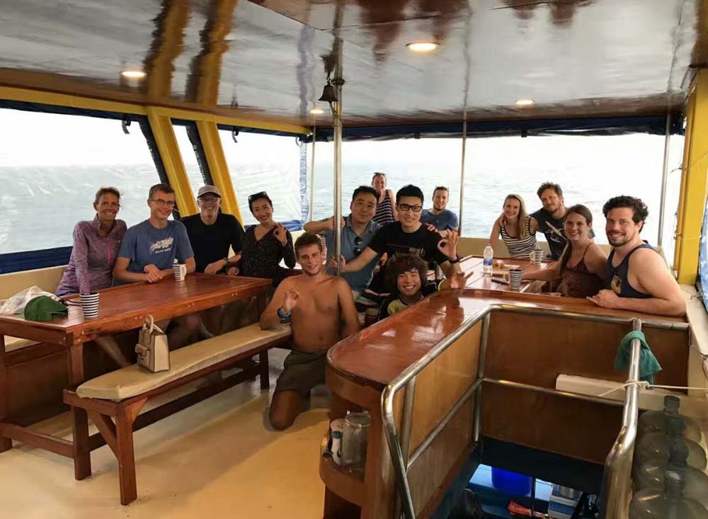 13-happy-guests-on-Bunmee-3-after-New-Year-diving-cruise-to-Similan-Islands.jpg