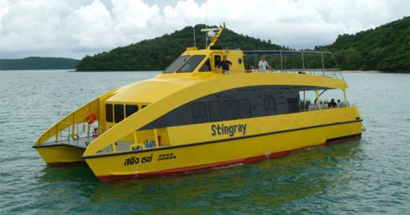 Stingray Similan Islands dive boat