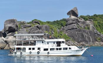 boat Similan Islands live aboard blog